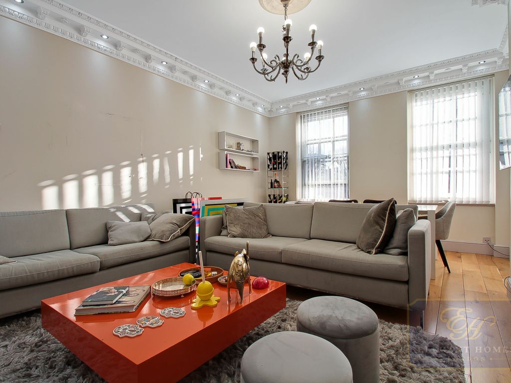 2 bed flat for sale in Finchley Road, London NW8, £924,999