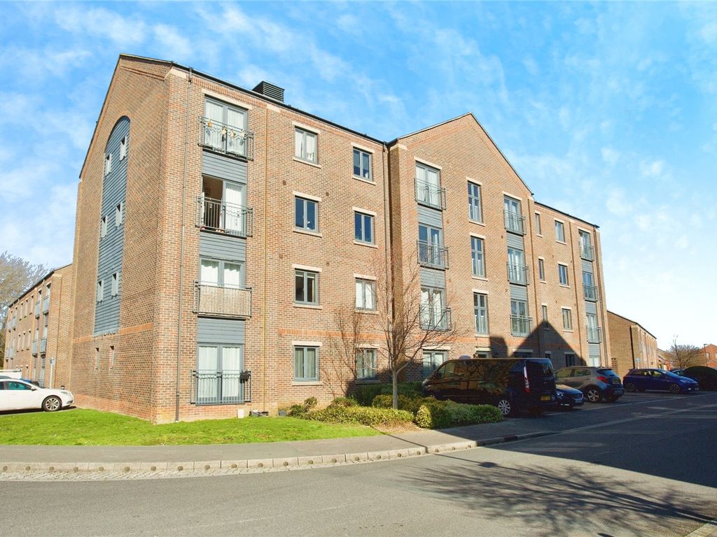 2 bed flat for sale in Heritage Way, Gosport PO12, £48,000