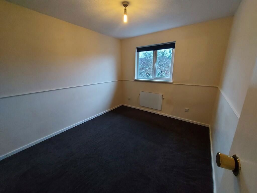 1 bed flat for sale in Venice Close, Waterlooville PO7, £130,000
