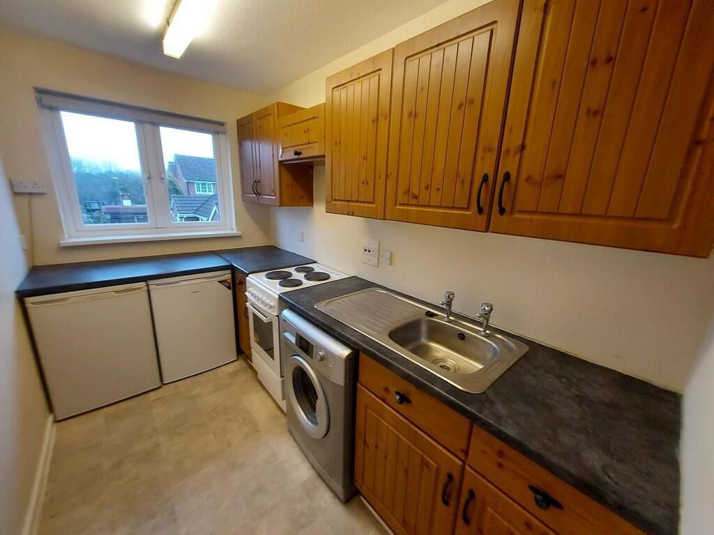 1 bed flat for sale in Venice Close, Waterlooville PO7, £130,000