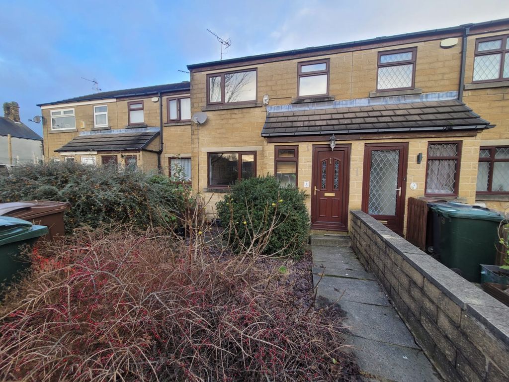 2 bed semi-detached house to rent in Churchfields, Bradford BD2, £895 pcm