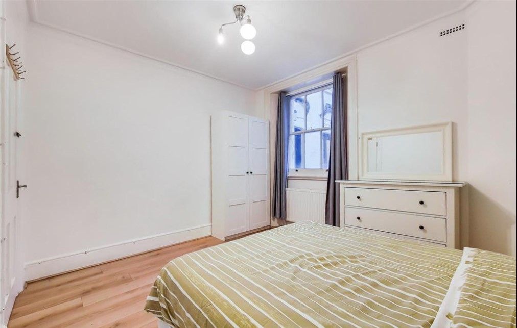 2 bed flat for sale in Old Marylebone Road, London NW1, £660,000