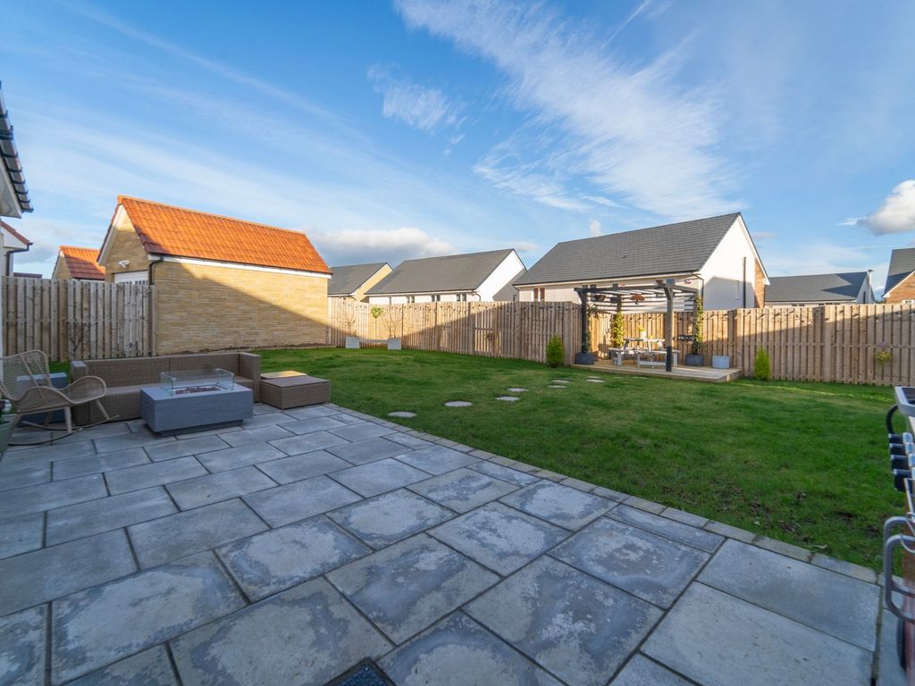 3 bed detached house for sale in Cornice Crescent, Shawfair, Midlothian EH22, £375,000