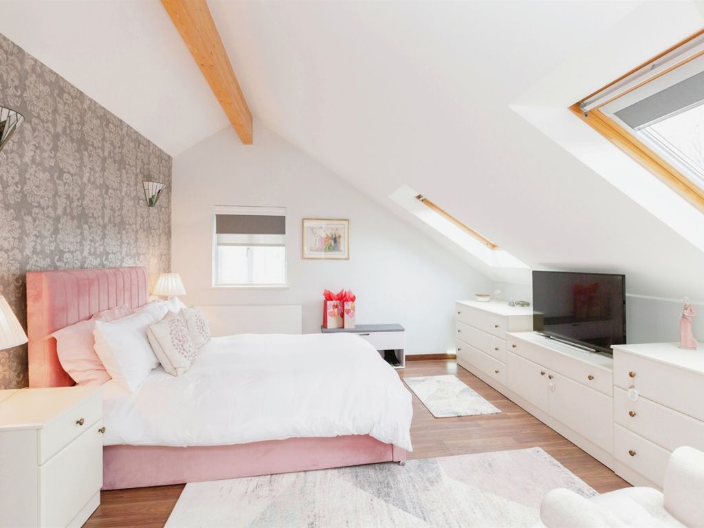 3 bed detached house for sale in Lock Lane, Cosgrove, Milton Keynes MK19, £650,000