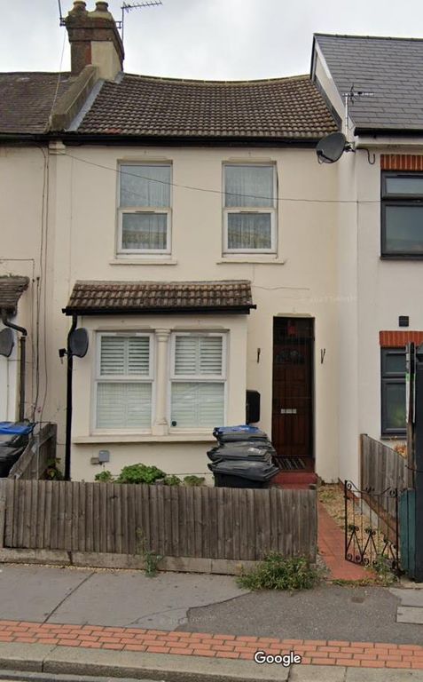 2 bed flat to rent in Whitehorse Road, Thornton Heath CR7, £1,595 pcm