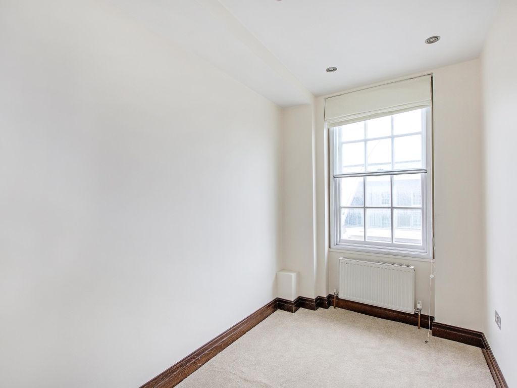 3 bed flat to rent in Great Cumberland Place, London W1H, £4,000 pcm