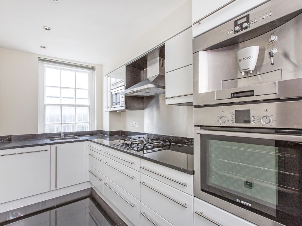 3 bed flat to rent in Great Cumberland Place, London W1H, £4,000 pcm