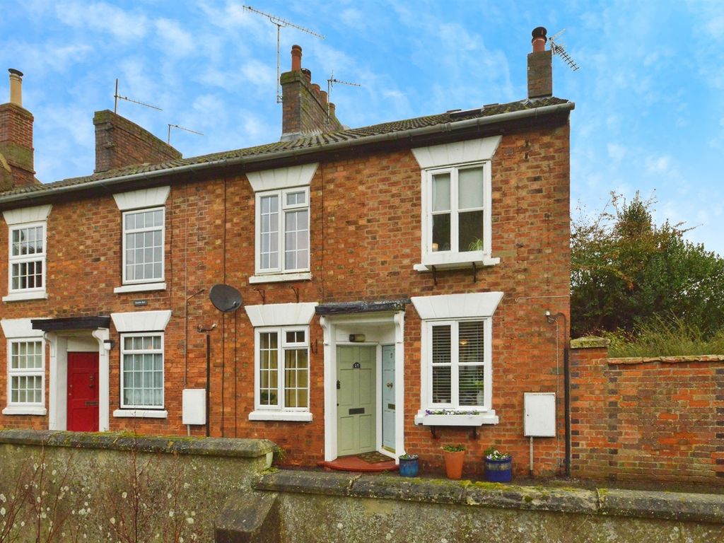 2 bed end terrace house for sale in Church End, Hanslope, Milton Keynes MK19, £285,000