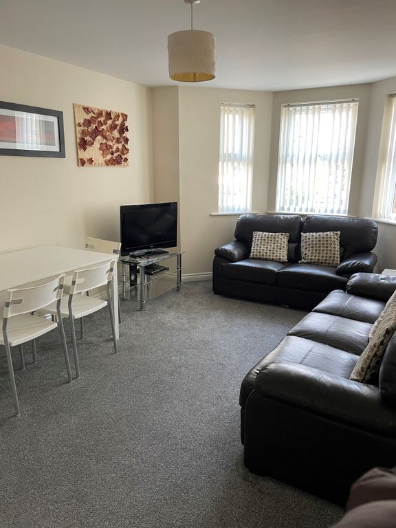 2 bed flat to rent in Lingwood Court, Thornaby On Tees TS17, £900 pcm