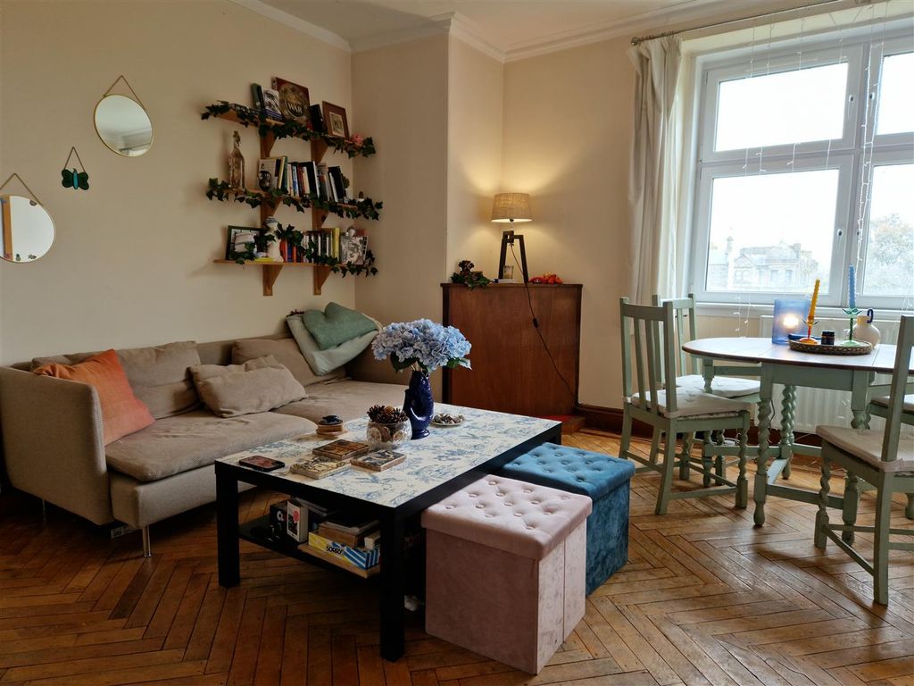2 bed flat for sale in 7F, Greyfriars Garden, St. Andrews KY16, £420,000