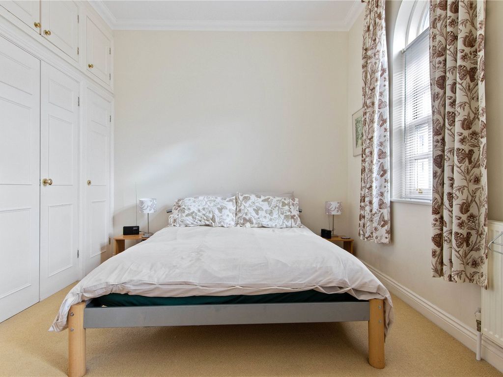 2 bed end terrace house for sale in Upper Bognor Road, Bognor Regis, West Sussex PO21, £325,000