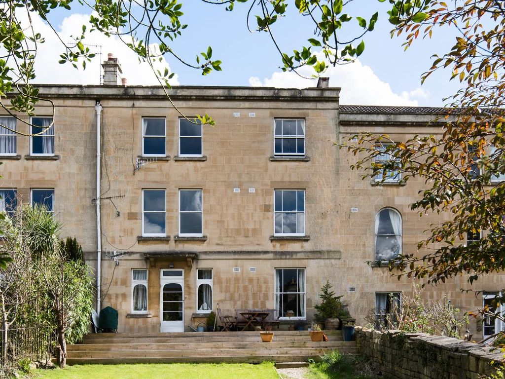 2 bed flat to rent in Devonshire Buildings, First Floor Flat, Bath BA2, £1,250 pcm