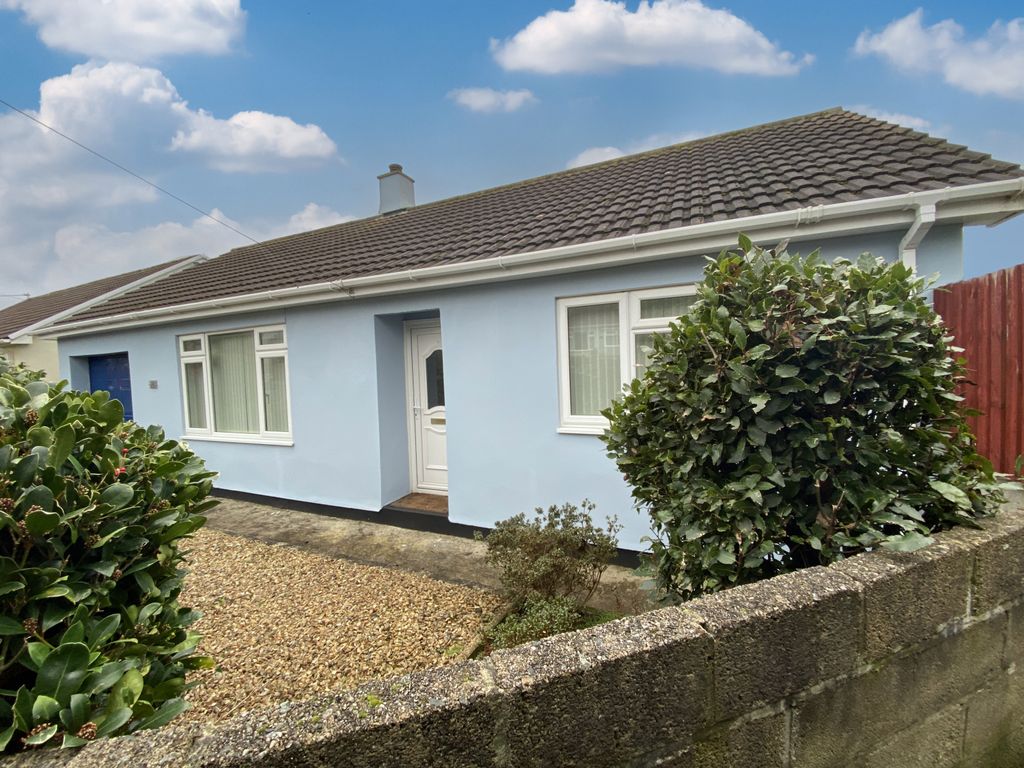 2 bed bungalow for sale in Vellan Close, Barripper TR14, £275,000