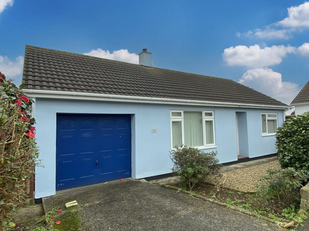 2 bed bungalow for sale in Vellan Close, Barripper TR14, £275,000