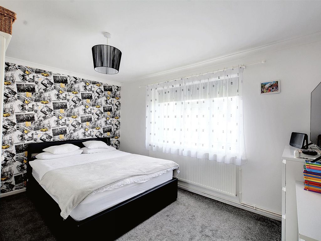2 bed flat for sale in Denver Court, Stapleford, Nottingham NG9, £119,950