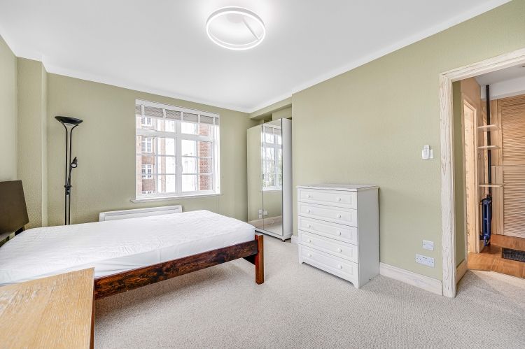 Studio to rent in Abbey Road, London NW8, £1,733 pcm