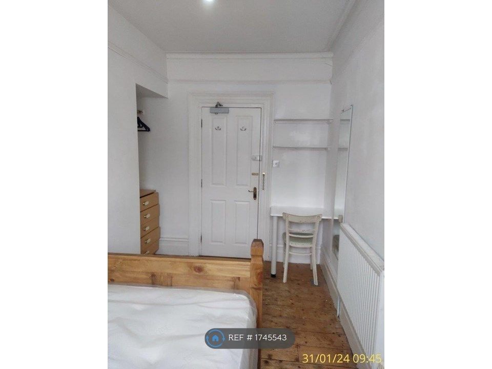 Room to rent in Queen's Park Road, Brighton BN2, £650 pcm