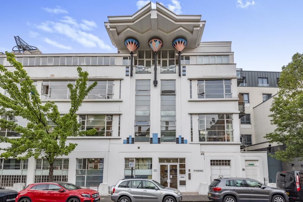 2 bed flat for sale in Wallis Building, London NW8, £875,000