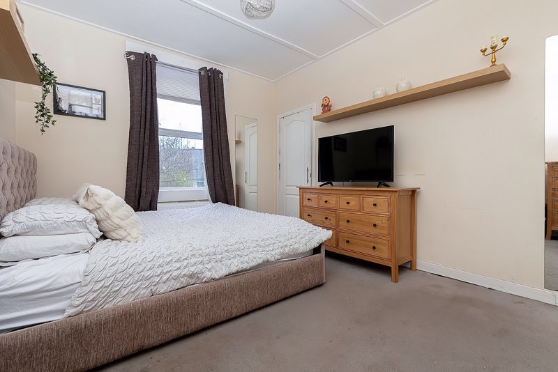2 bed flat for sale in Birkenside, Gorebridge EH23, £130,000