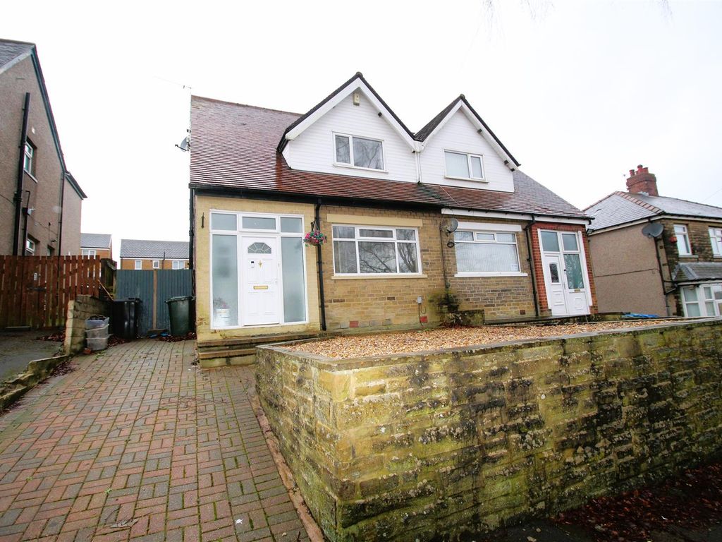 3 bed semi-detached house for sale in Rooley Crescent, Bradford BD6, £210,000