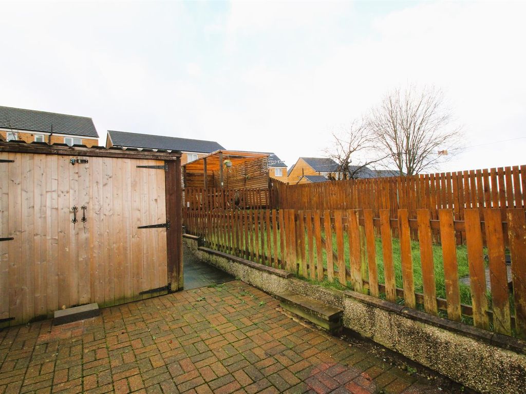 3 bed semi-detached house for sale in Rooley Crescent, Bradford BD6, £210,000