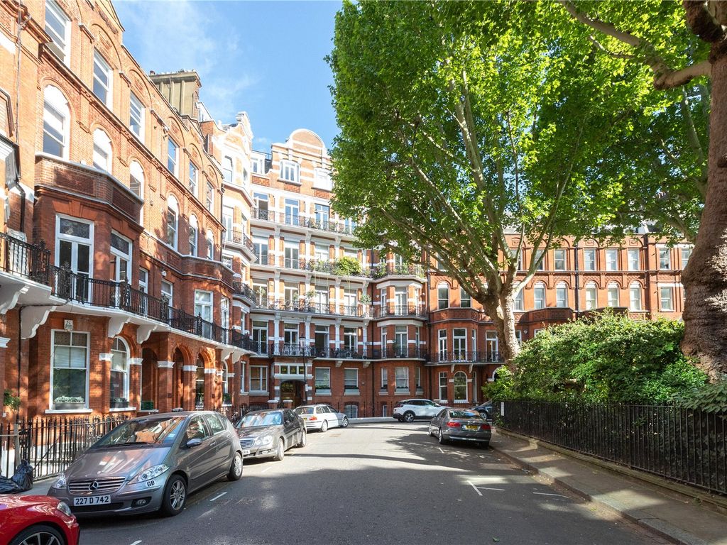 2 bed flat to rent in Barkston Gardens, London SW5, £4,117 pcm