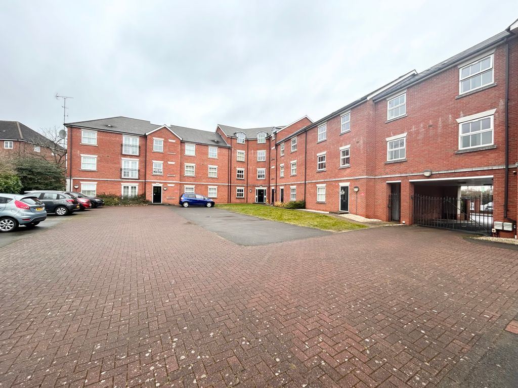 2 bed flat to rent in The Crossing, Oldbury B69, £850 pcm