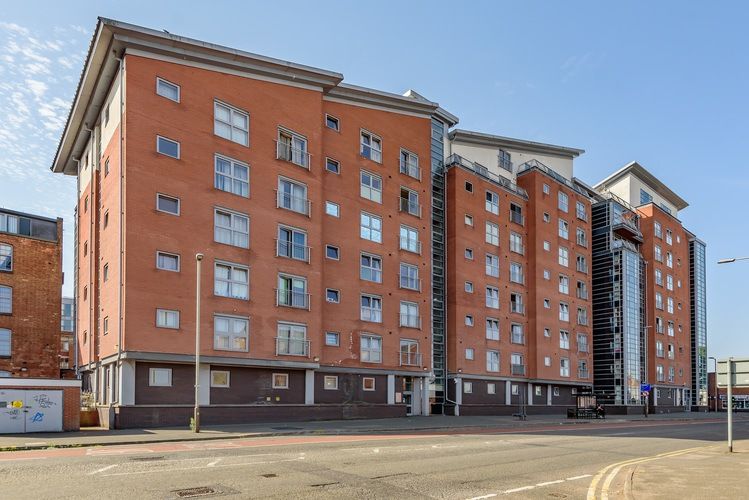 2 bed flat for sale in Burgess House, Leicester, Leicestershire LE1, £104,000