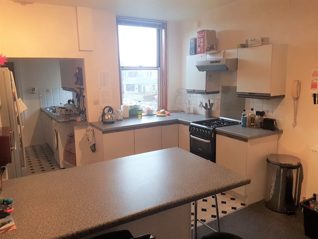 3 bed shared accommodation to rent in Leslie Road, Old Aberdeen, Aberdeen AB24, £1,200 pcm