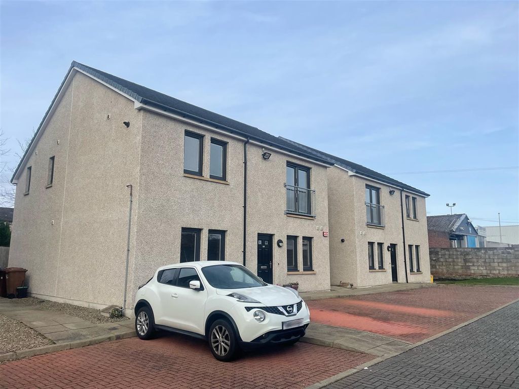 2 bed flat for sale in Clepington Road, Dundee DD3, £148,995
