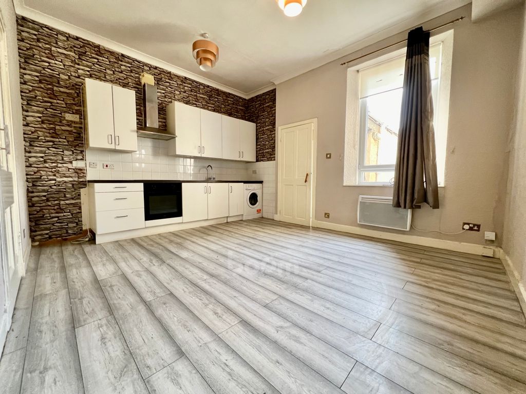 1 bed flat for sale in Vernon Street, Saltcoats KA21, £39,000