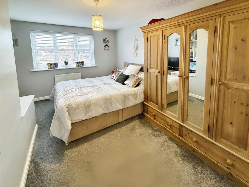 3 bed detached house for sale in Warner Avenue, St. Helen Auckland, Bishop Auckland DL14, £170,000