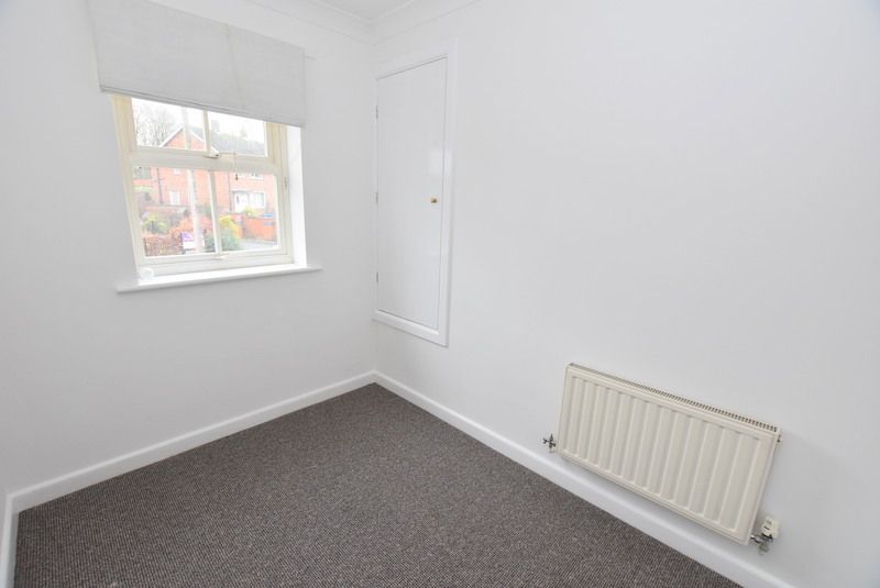 2 bed flat to rent in Knutton Road, Wolstanton, Newcastle-Under-Lyme ST5, £755 pcm
