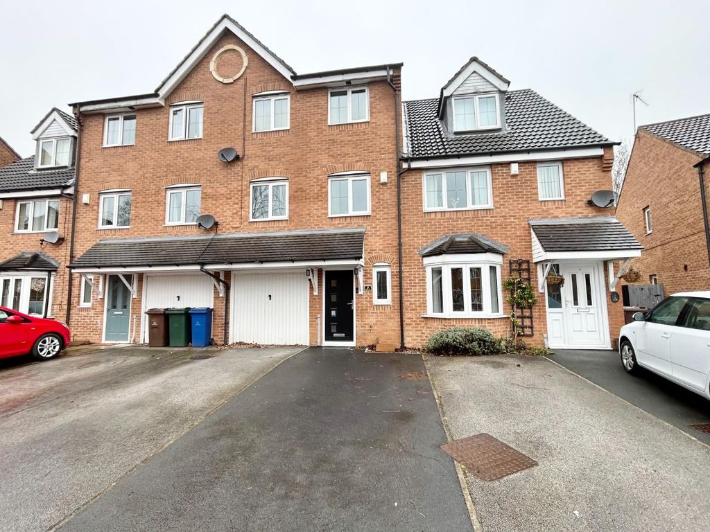 4 bed property for sale in Kingfisher Drive, Wombwell, Barnsley S73, £180,000
