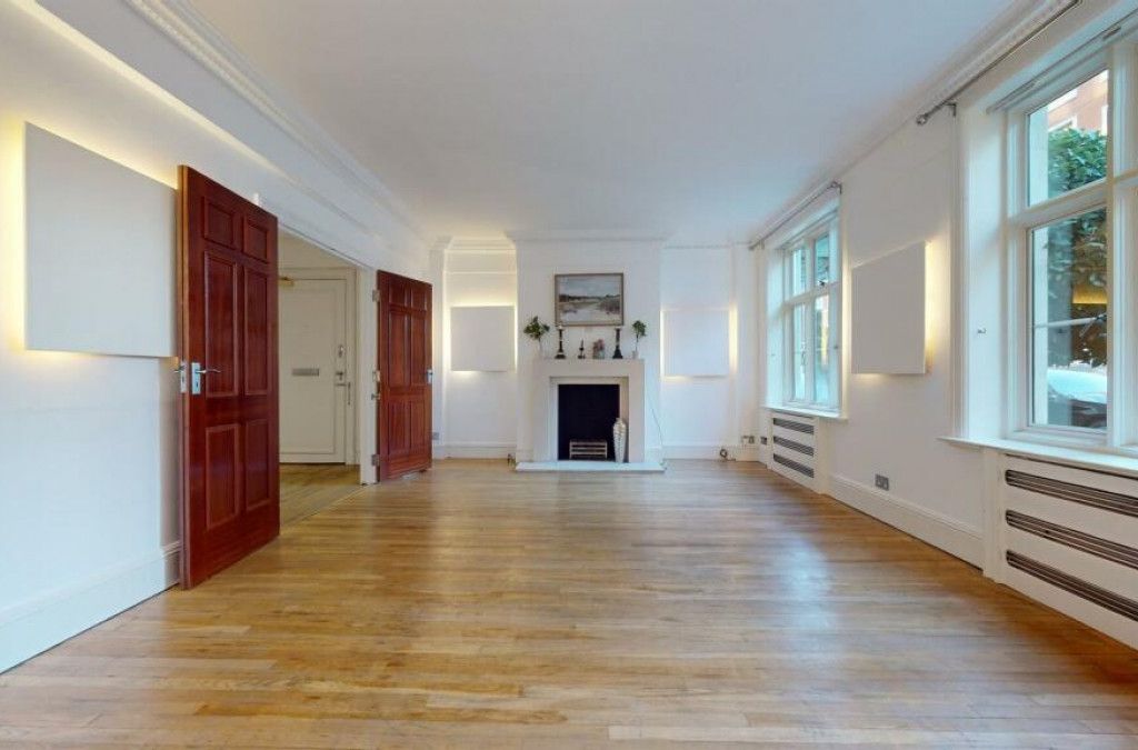 3 bed flat to rent in South Audley Street, London W1K, £6,500 pcm