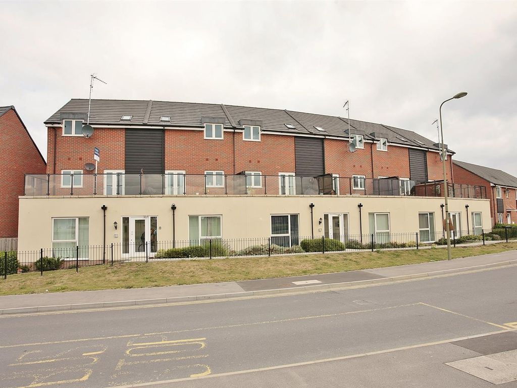 2 bed flat to rent in Elm Park, Didcot OX11, £1,200 pcm