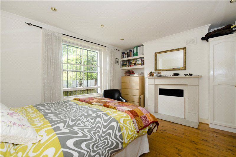 2 bed flat to rent in Morton Road, Canonbury N1, £3,250 pcm