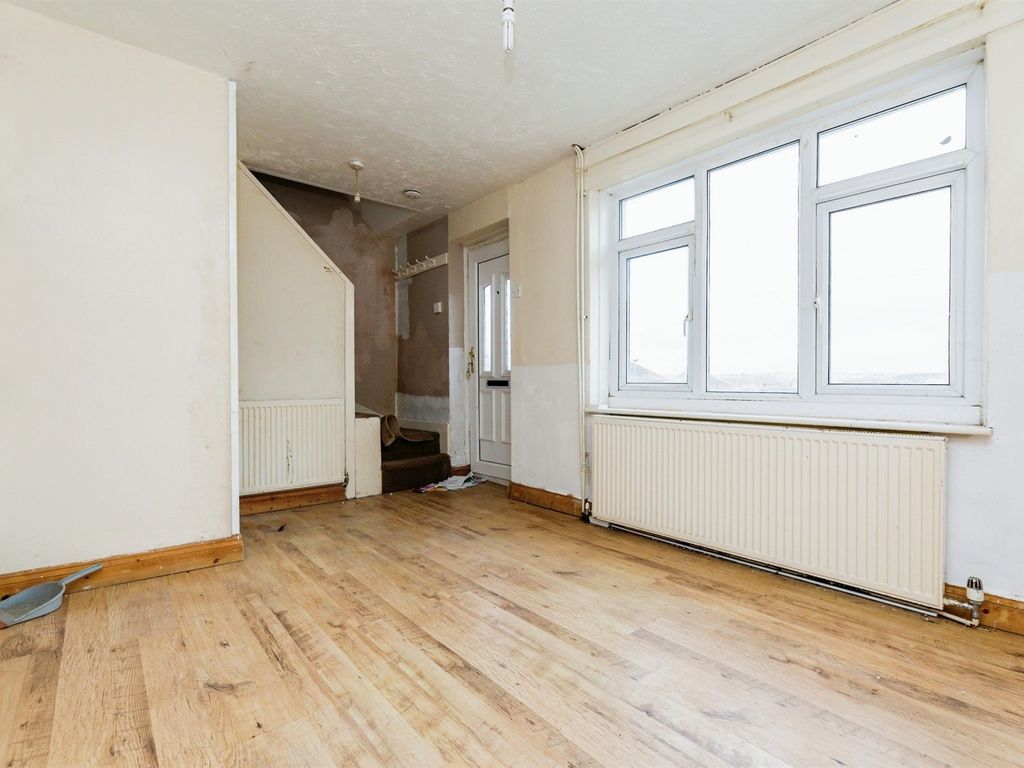 3 bed semi-detached house for sale in Oldroyd Avenue, Grimethorpe, Barnsley S72, £70,000