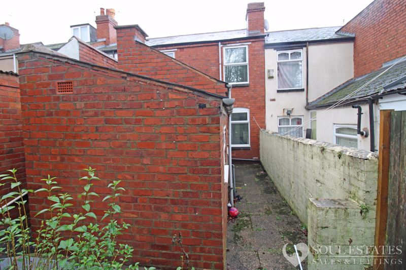 3 bed terraced house to rent in Oakwood Road, Bearwood, Smethwick B67, £1,000 pcm