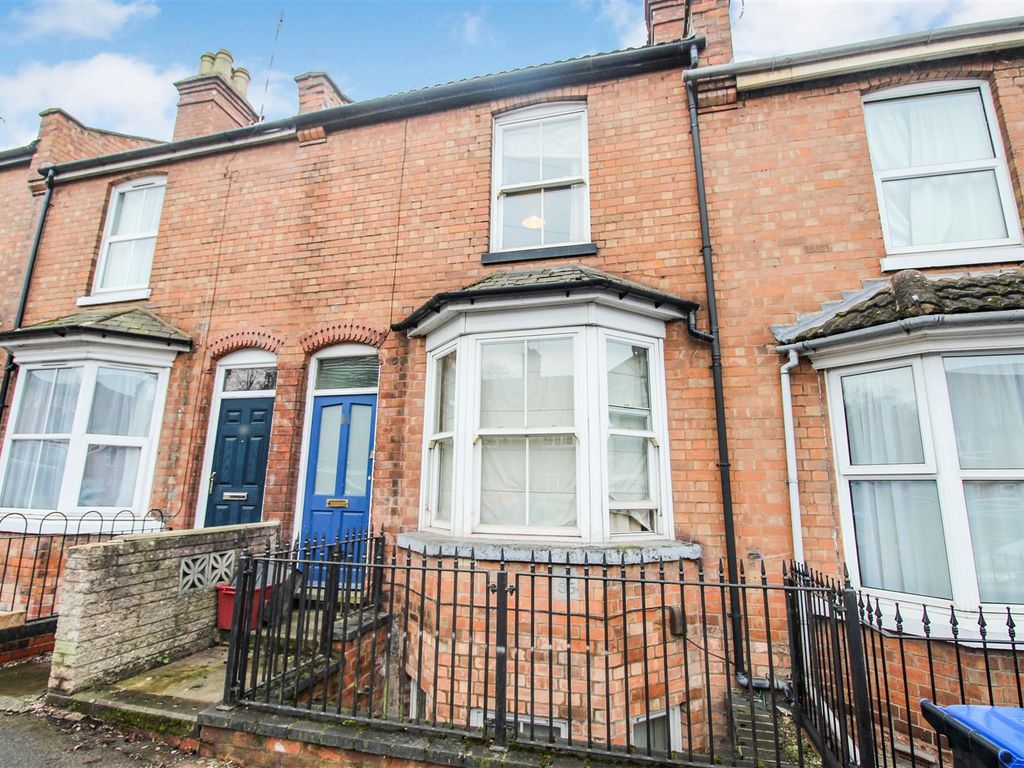 4 bed terraced house to rent in Leicester Street, Leamington Spa CV32, £2,100 pcm