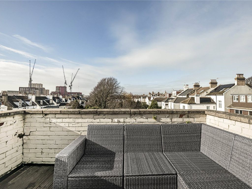2 bed flat for sale in Hove Park Villas, Hove, East Sussex BN3, £450,000