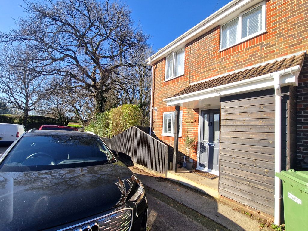 3 bed end terrace house to rent in Long Lane, Southampton SO31, £1,600 pcm