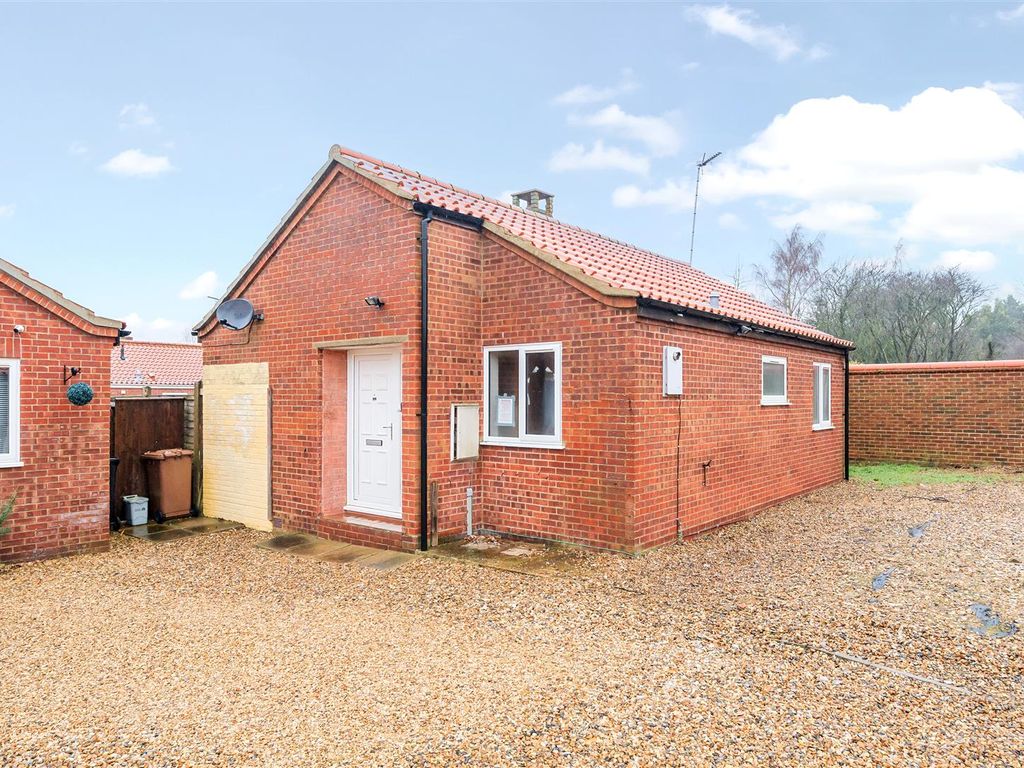 2 bed detached bungalow for sale in Walcups Lane, Great Massingham, King