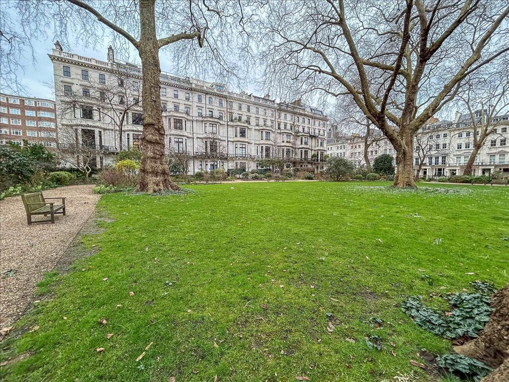 2 bed flat to rent in Ennismore Gardens, Knightsbridge, London, London Borough Of Westminster SW7, £19,500 pcm