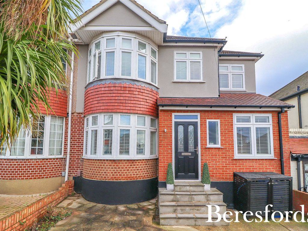 4 bed semi-detached house for sale in Blenheim Gardens, Aveley RM15, £525,000