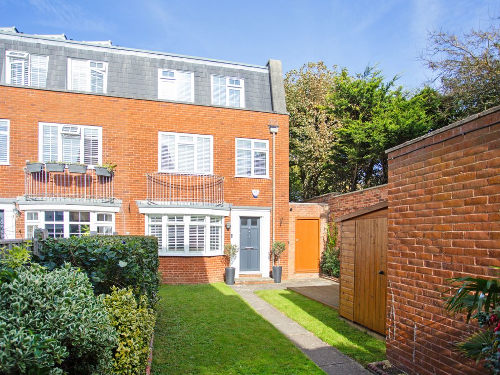 3 bed terraced house for sale in Westbourne Place, Hove BN3, £795,000