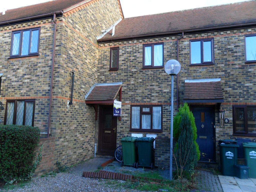 1 bed terraced house to rent in Squires Walk, Ashford, Surrey TW15, £1,150 pcm