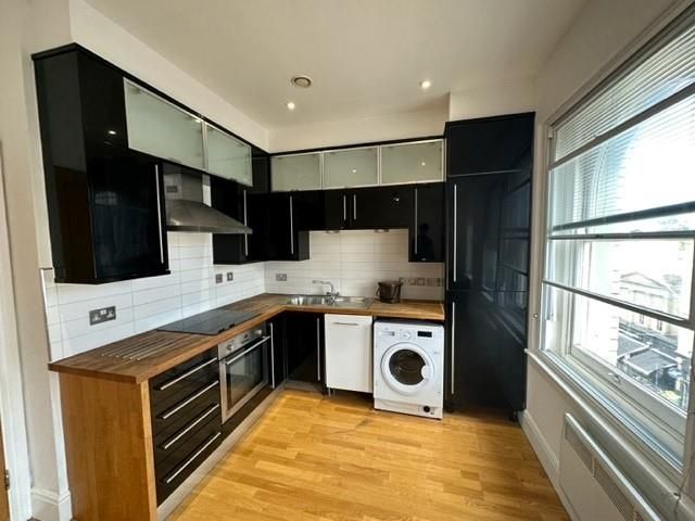 1 bed flat to rent in High Street, Cardiff CF10, £875 pcm