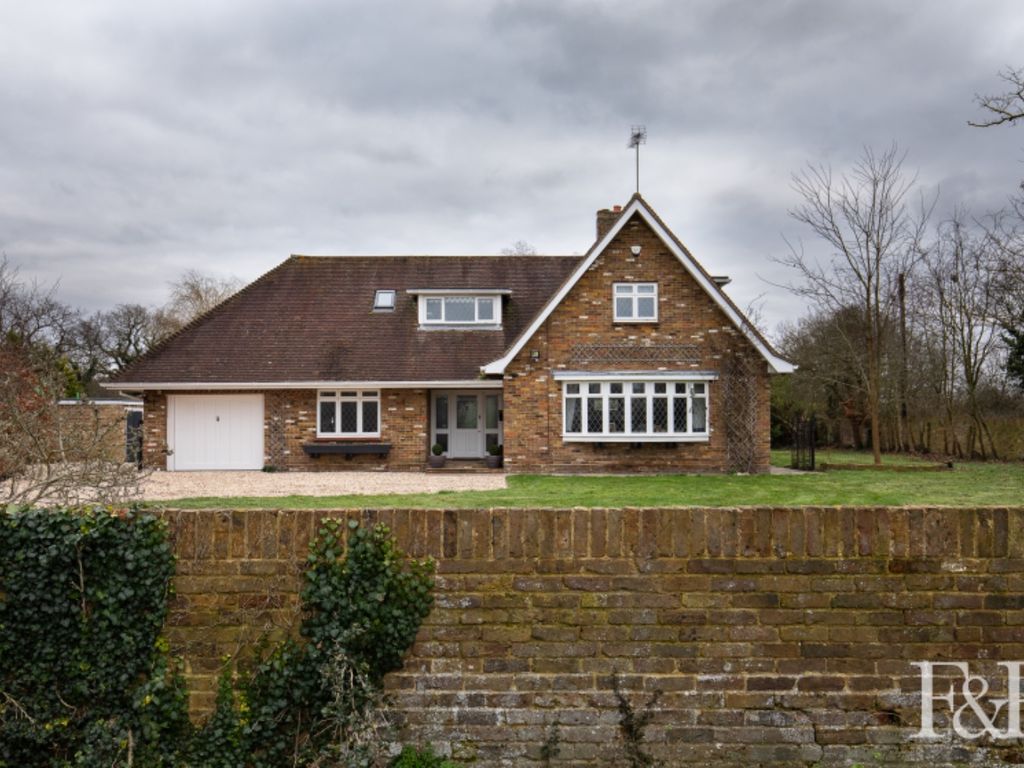 4 bed detached house for sale in Ryehurst Lane, Binfield, Bracknell RG42, £1,500,000