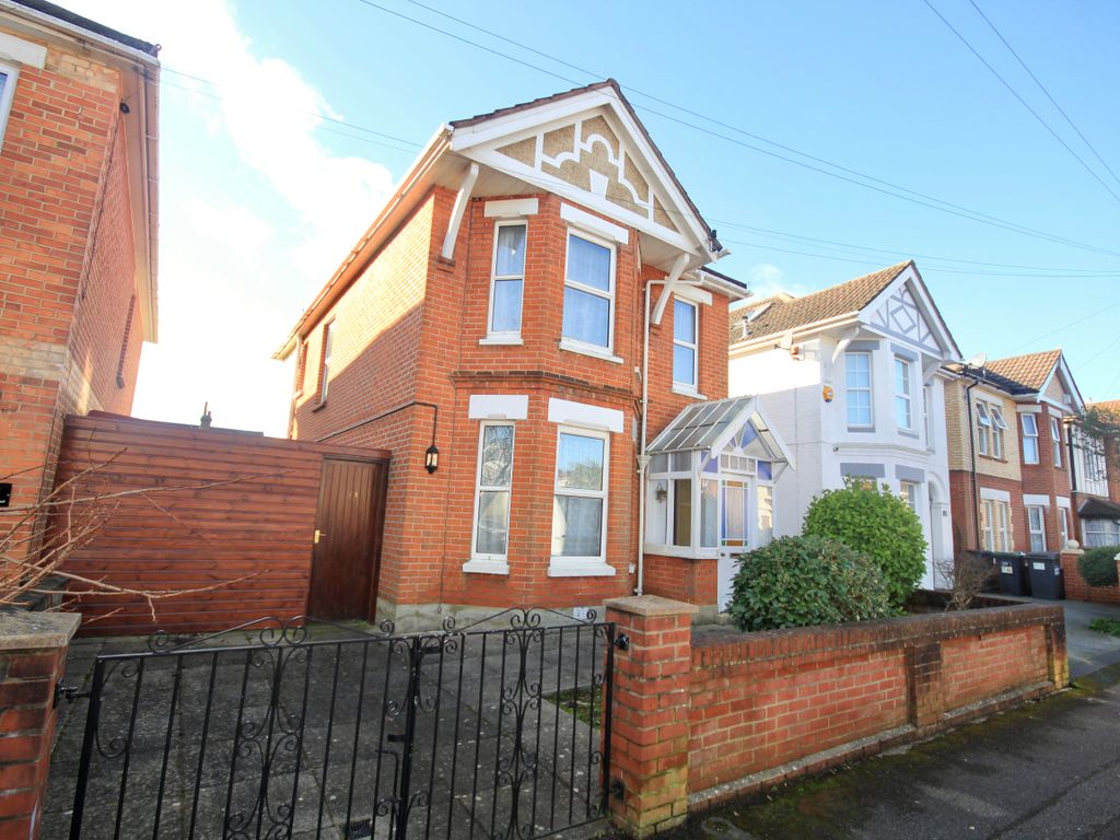 4 bed detached house for sale in Shaftesbury Road, Bournemouth BH8, £400,000